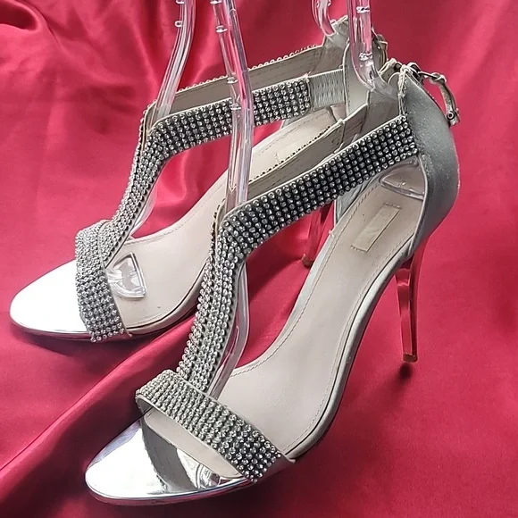GLINT sz 9 Silver satin heels w real glass rhinestone straps, leather so… - Picture 4 of 8